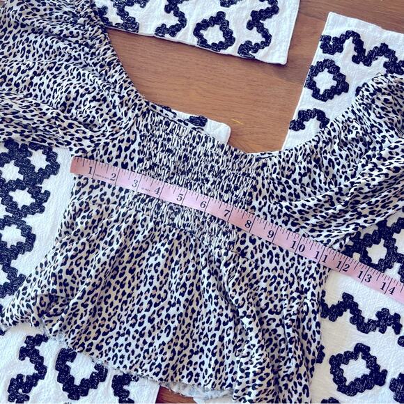 Urban Outfitters animal print crop blouse raw edges cut outs medium M - Picture 8 of 11